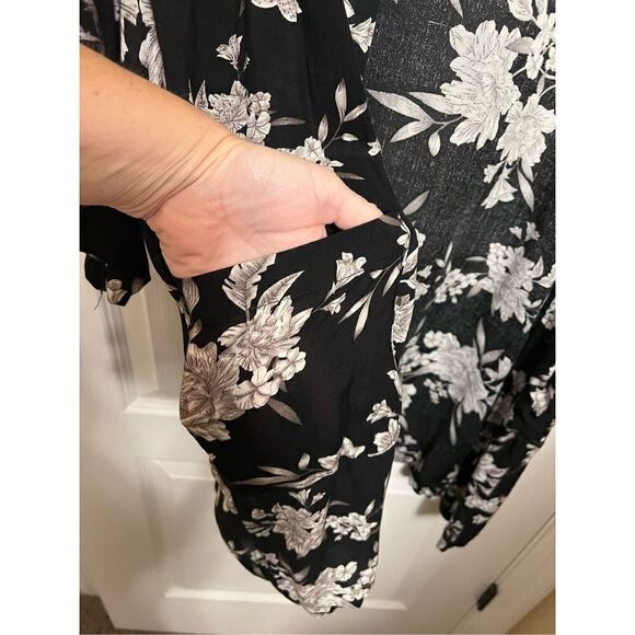 New Spiritual Gangster Maya Tie Front Kimono Robe Pockets Black Floral One Size - Picture 10 of 12
